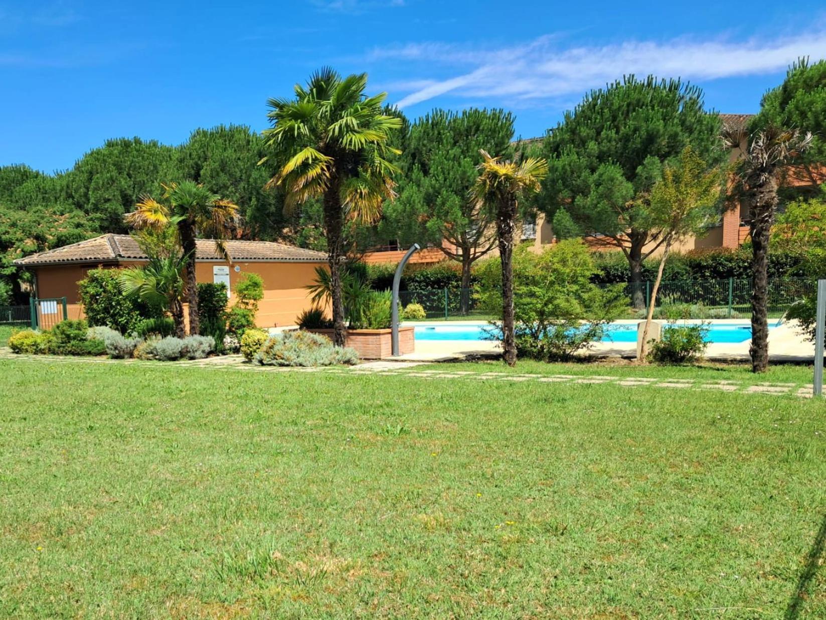 Апартаменты Le Montauriol - Logement Avec Terrasse - Piscine -Tennis - Place De Parking Privee Монтобан Экстерьер фото